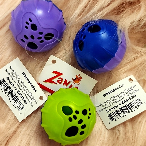 Brand New SAVVY TABBY FEATHER TAIL CATNIP MICE & ZANIES RATTLE BALLS -9CT. - Picture 3 of 4